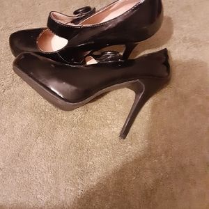 Madeline Bellavita black heels